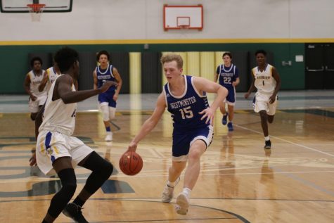 Boys Basketball Runs Through Competition En Route to Lindbergh Tournament Victory