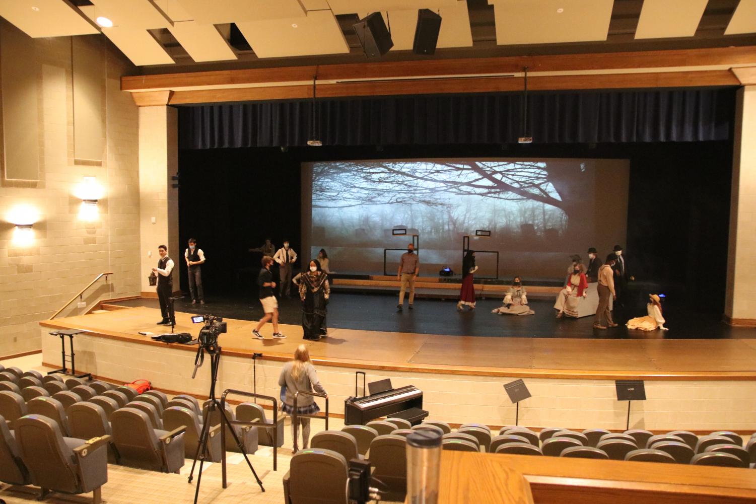 photo gallery: behind the scenes of the play