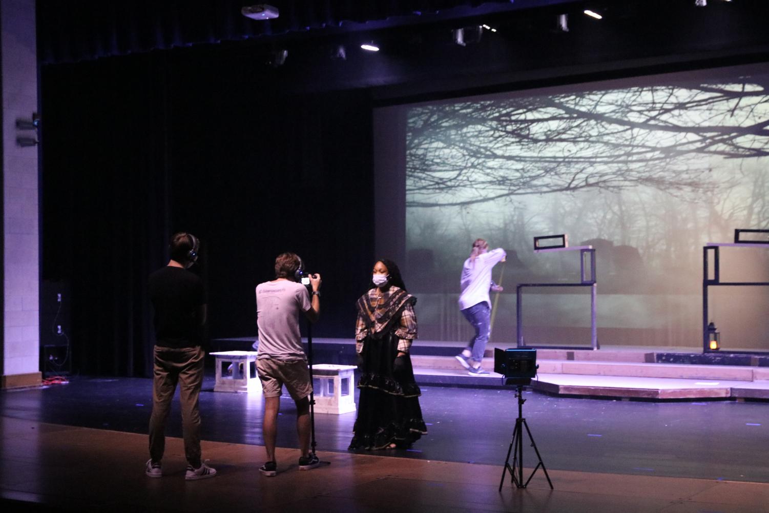 photo gallery: behind the scenes of the play