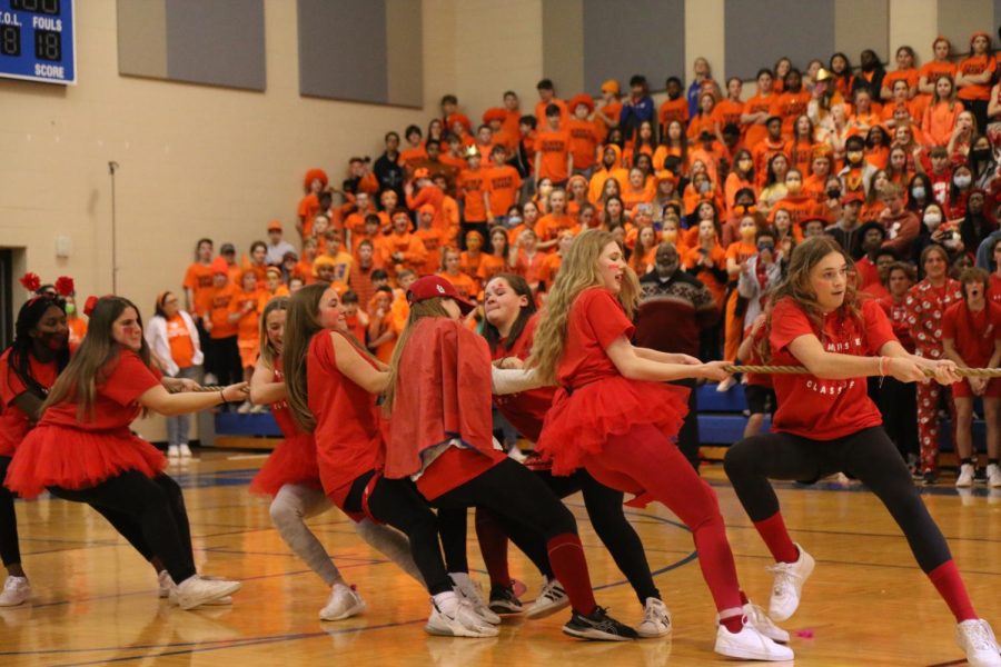 Freshmen tug o war team