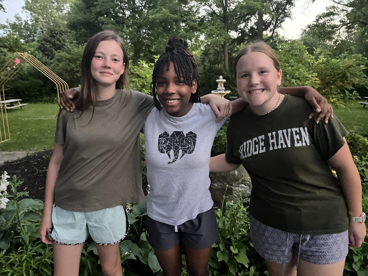Ella Limbscott, Autumn Turner, and Ada Schmidt, on their youth groups Niagara Falls mission trip!