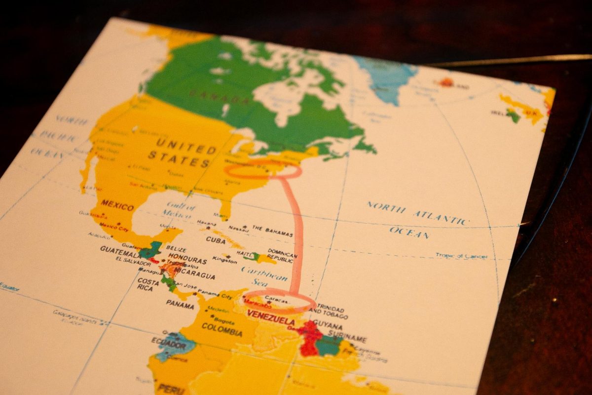 A map showing the United States and Venezuela, with their respective capitals circled.